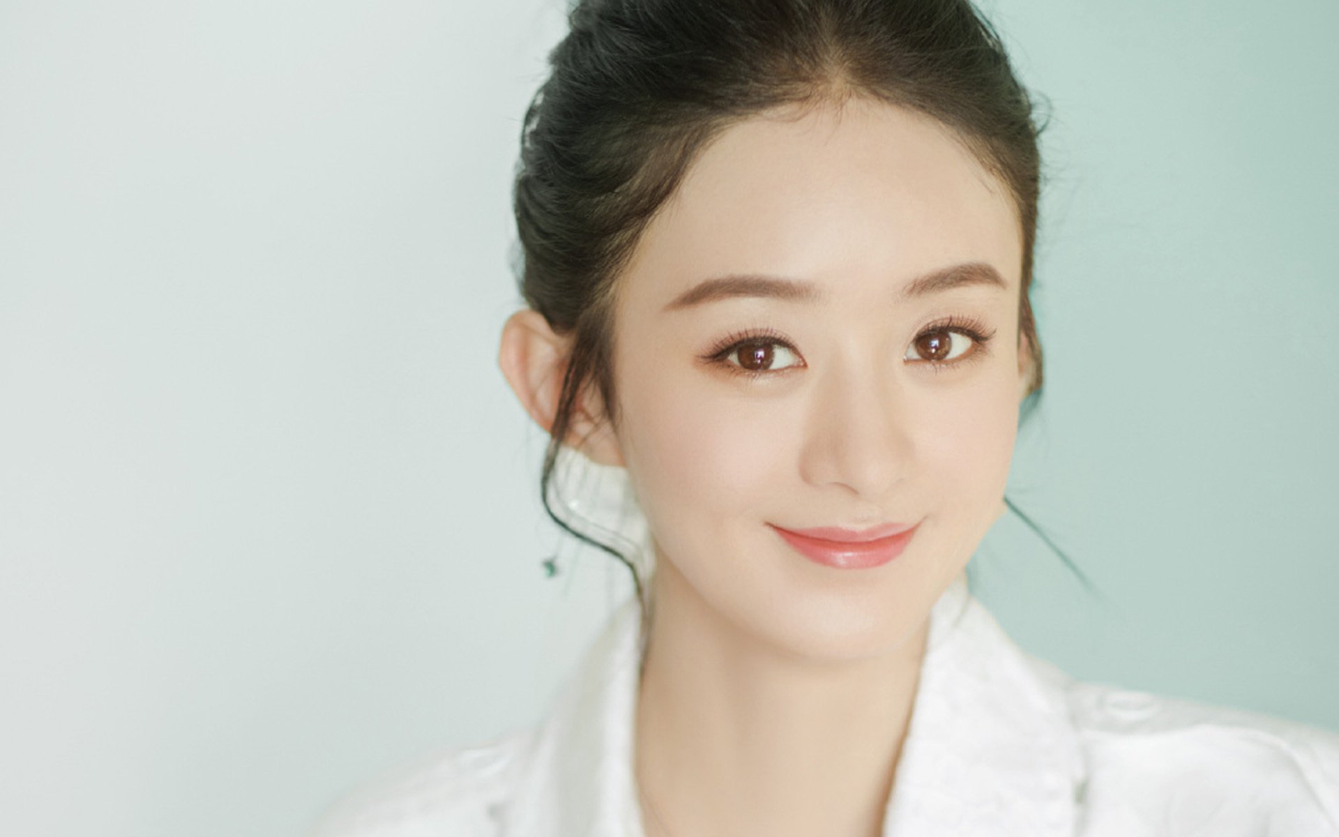 替补上场球员稳定球队节奏立功，该球员替补上场的位置与本身位置不符