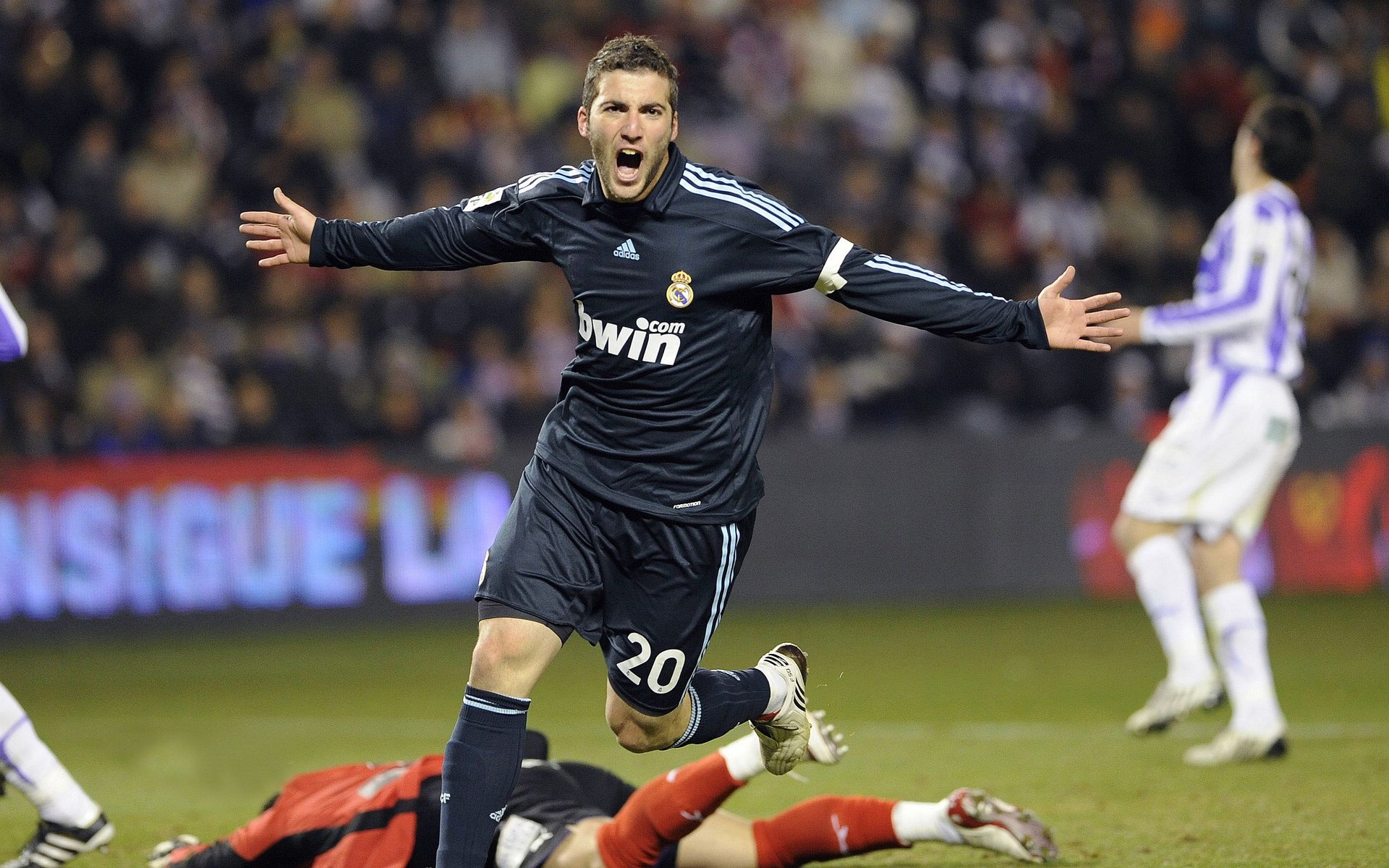 法甲冠军梦：激情、技术、智慧全展现，法甲 冠军